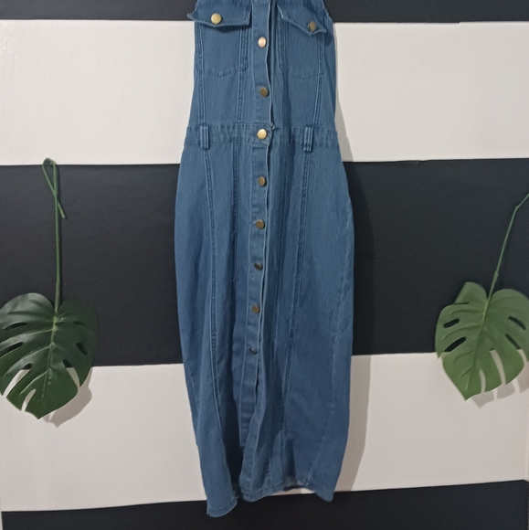 Women Light blue denim buttond halter collared  midi dress - Picture 3 of 12